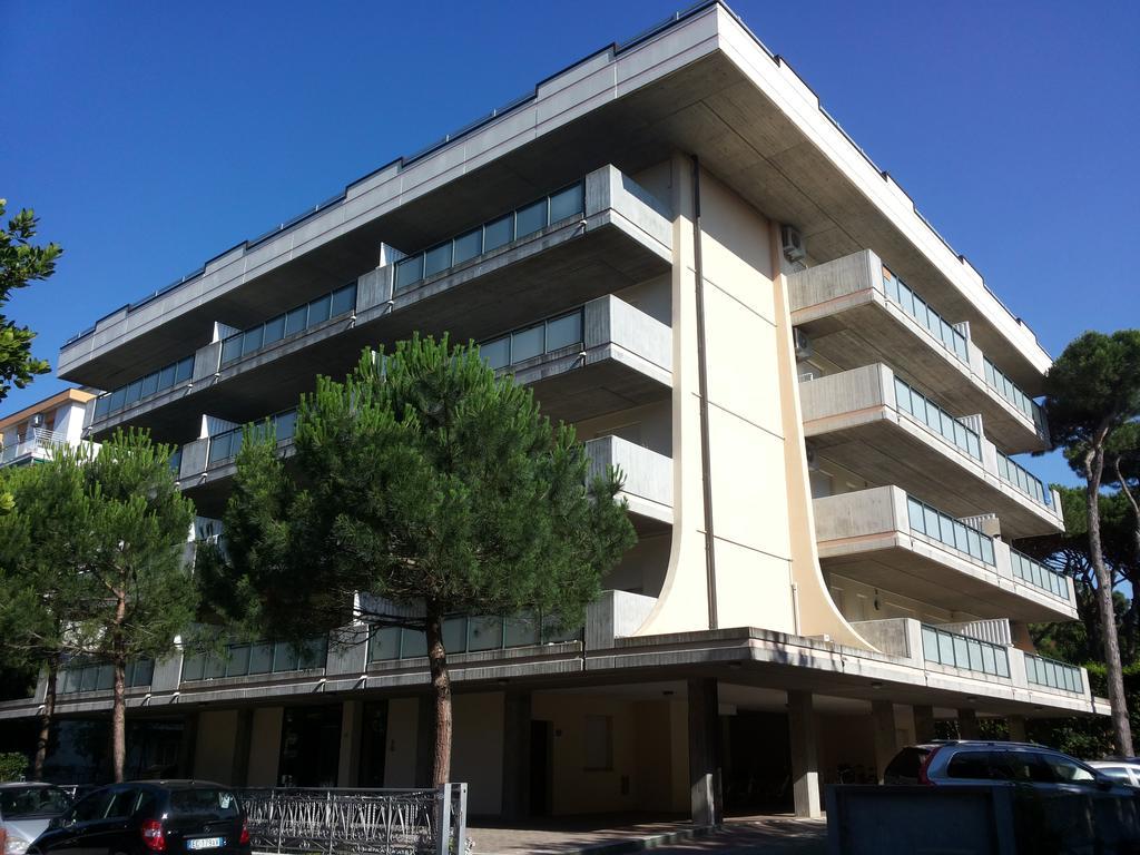 Residence Pineta Verde Milano Marittima Exterior foto
